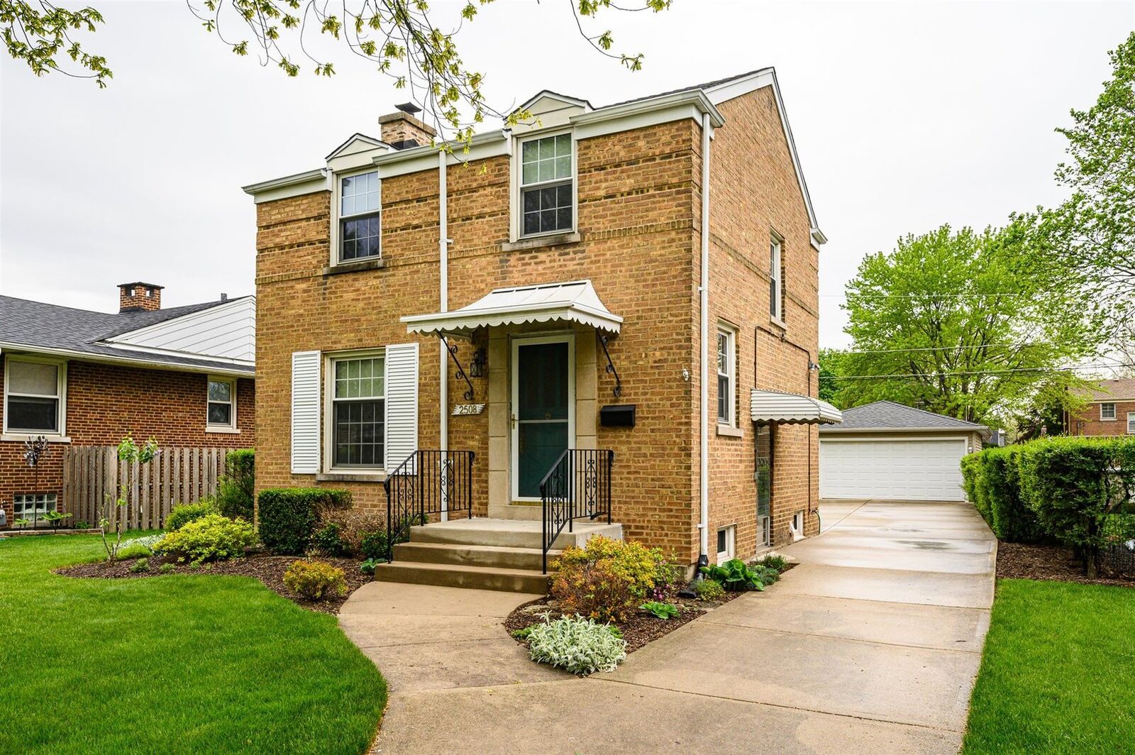 Property Photo: 2508 S 7th Avenue IL 60546