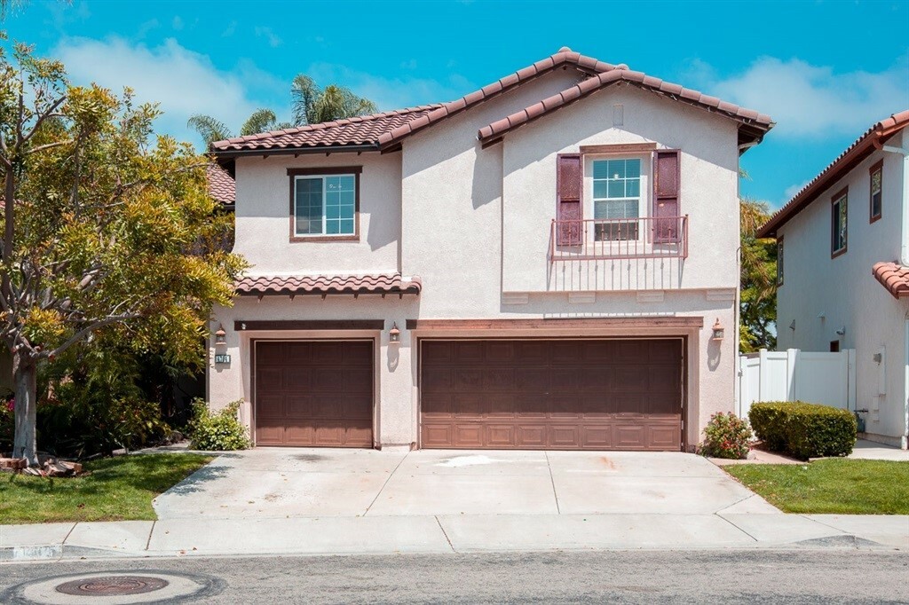 Property Photo:  4704 Aliso Way  CA 92057 