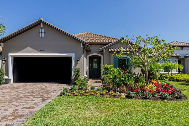 8657 Dilillo Ct  Naples FL 34119 photo