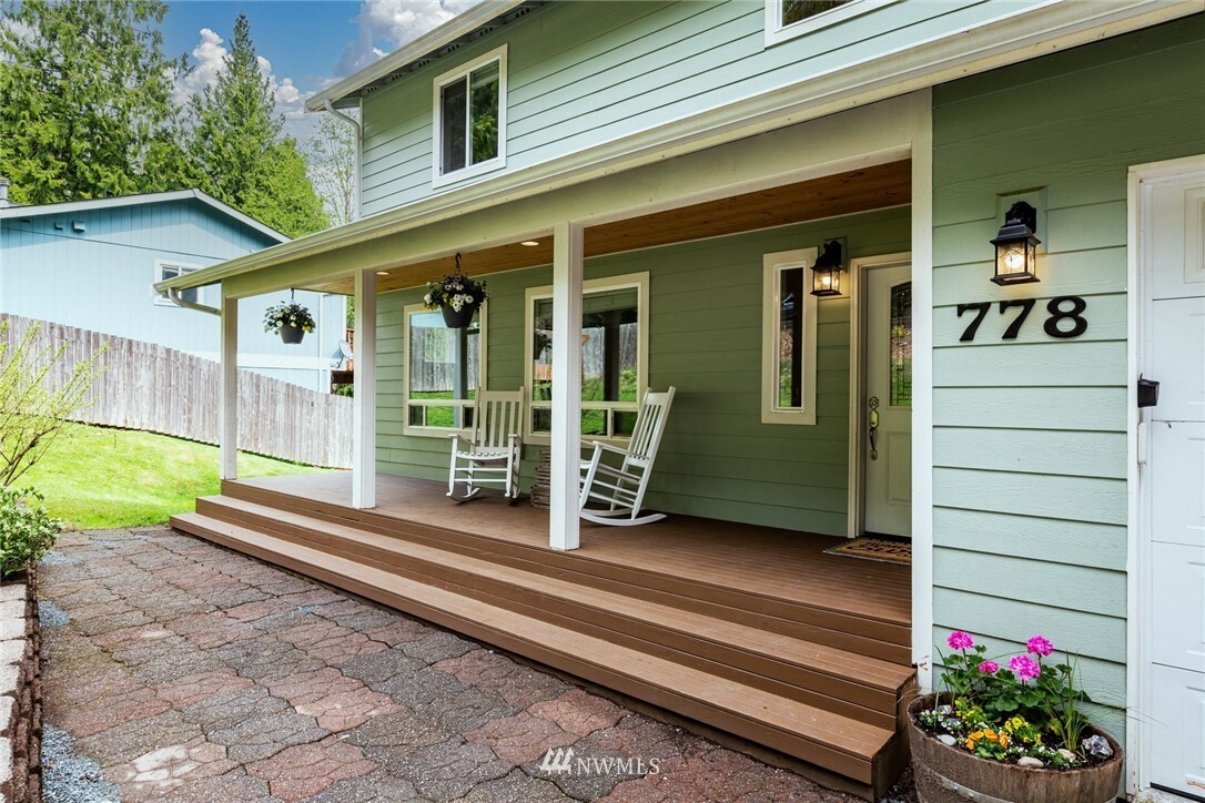Property Photo: 778 West Road WA 98284
