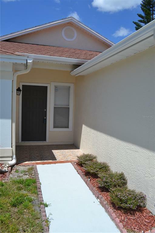 Property Photo:  3861 Bentford Court  FL 32817 