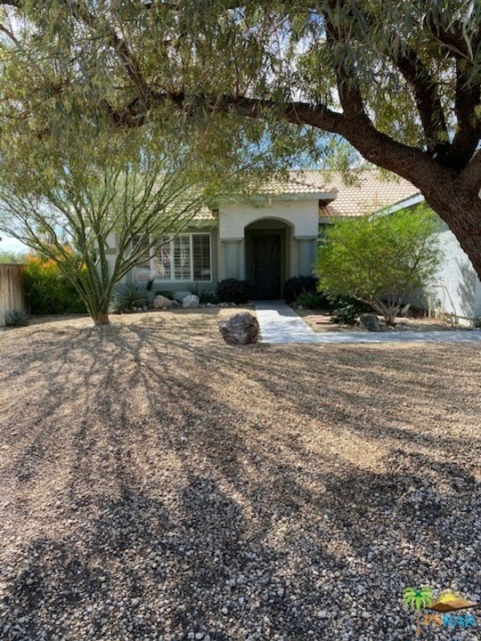 Property Photo:  65583 Avenida Cadena  CA 92240 