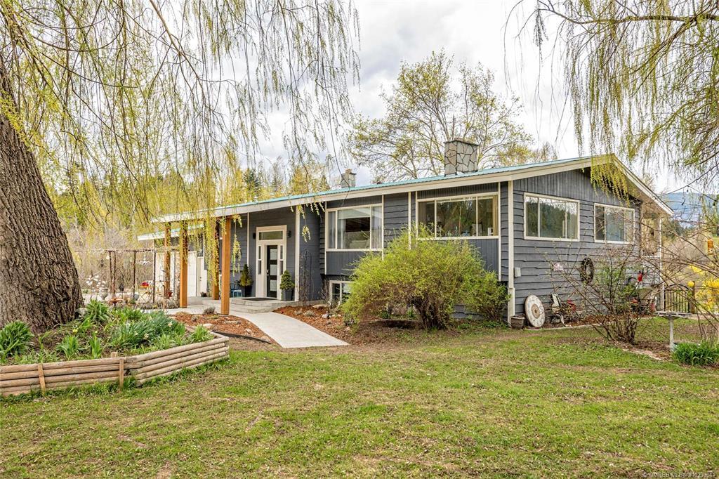 Property Photo: 2361 50 Street NE BC V1E 1Y4