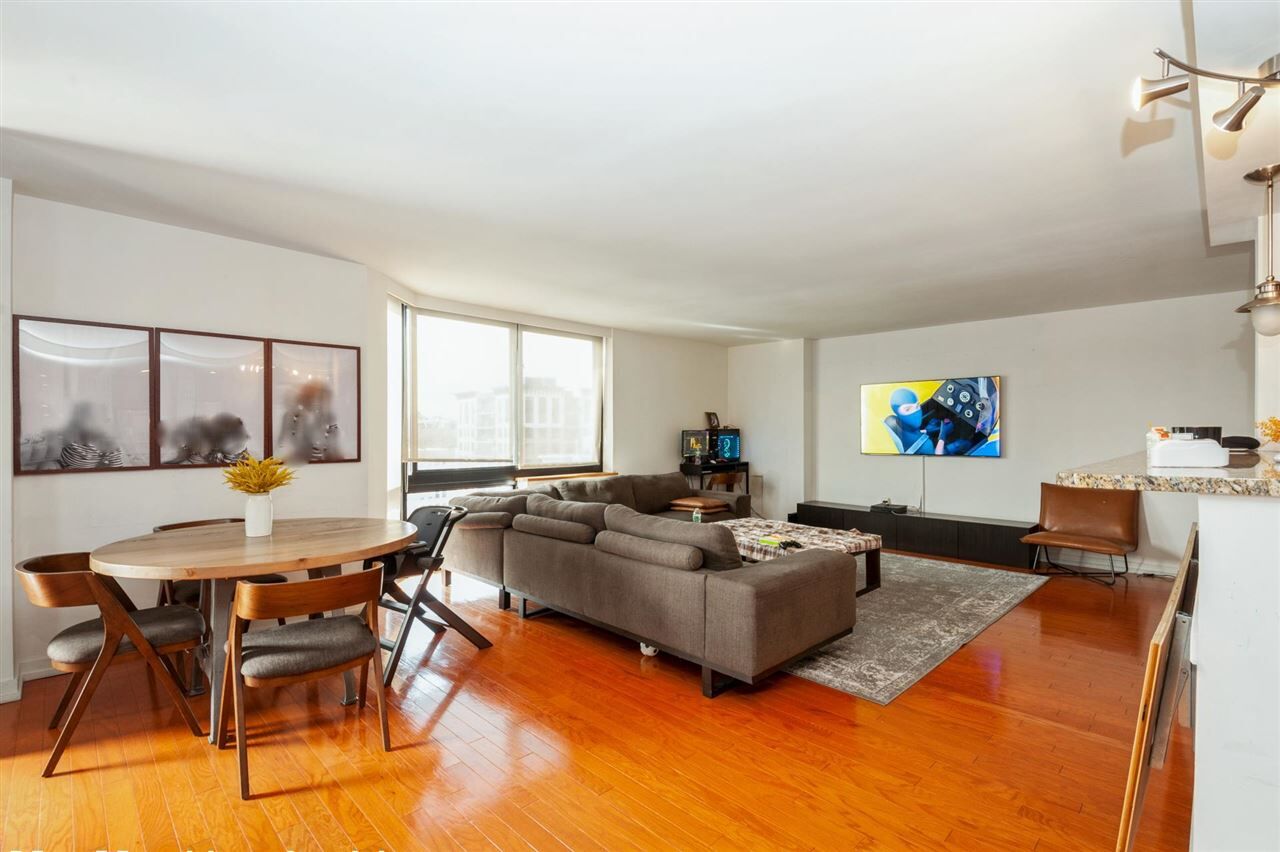 Property Photo: 700 Grove St 10E NJ 07310