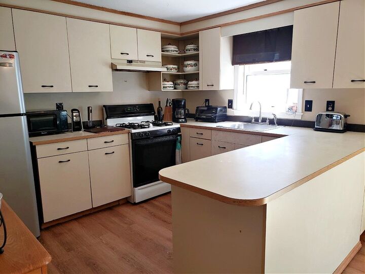 Property Photo: 36 Styles Road NH 03070