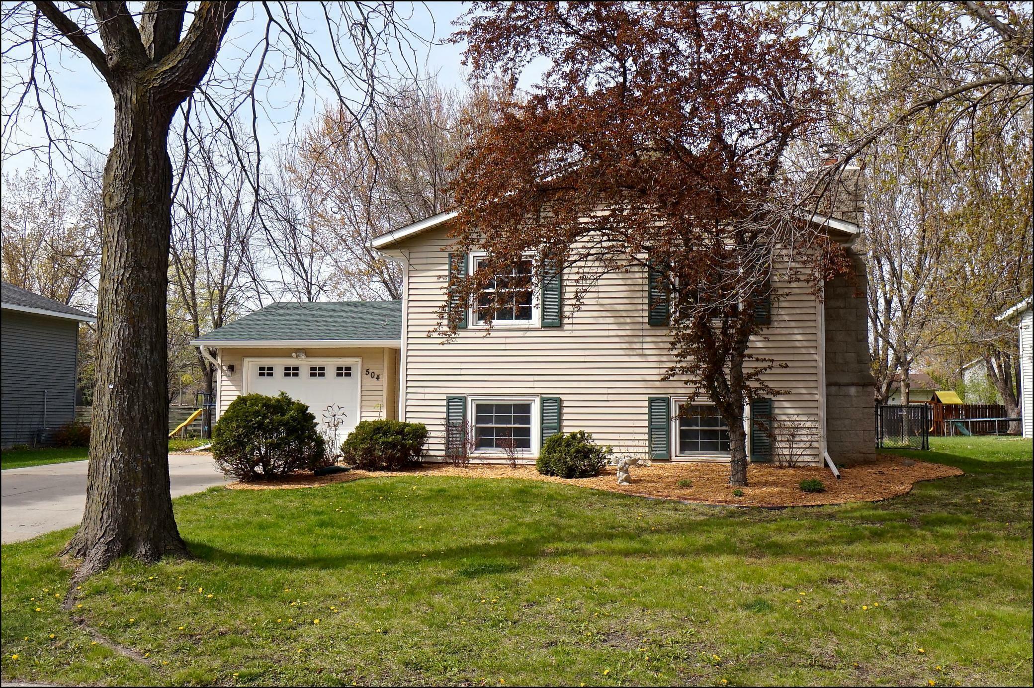 Property Photo: 504 Wilson Court MN 55057