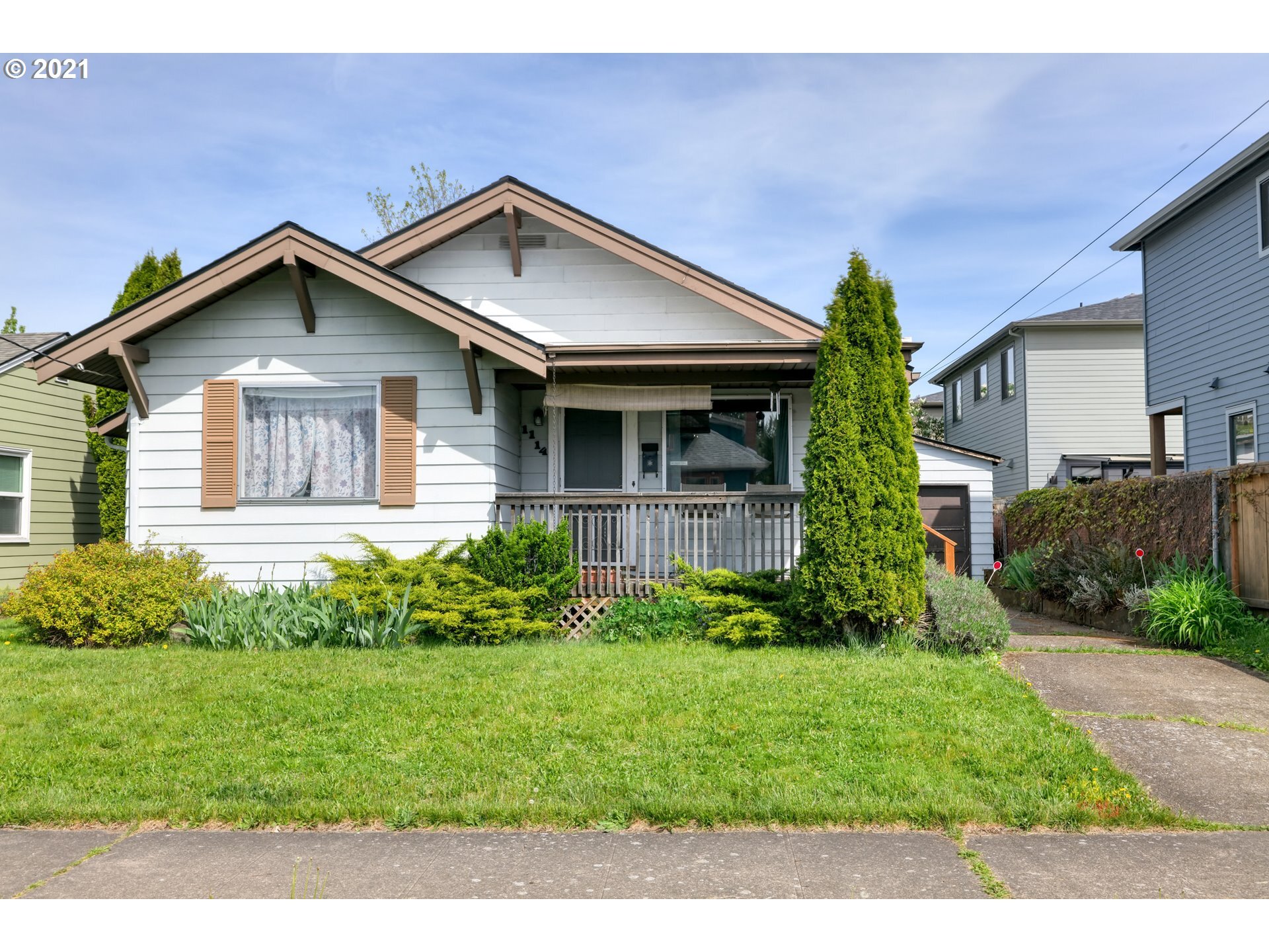 Property Photo: 1114 NE 70th Ave OR 97035