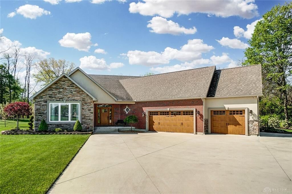 Property Photo: 880 Old Springfield Road OH 45377