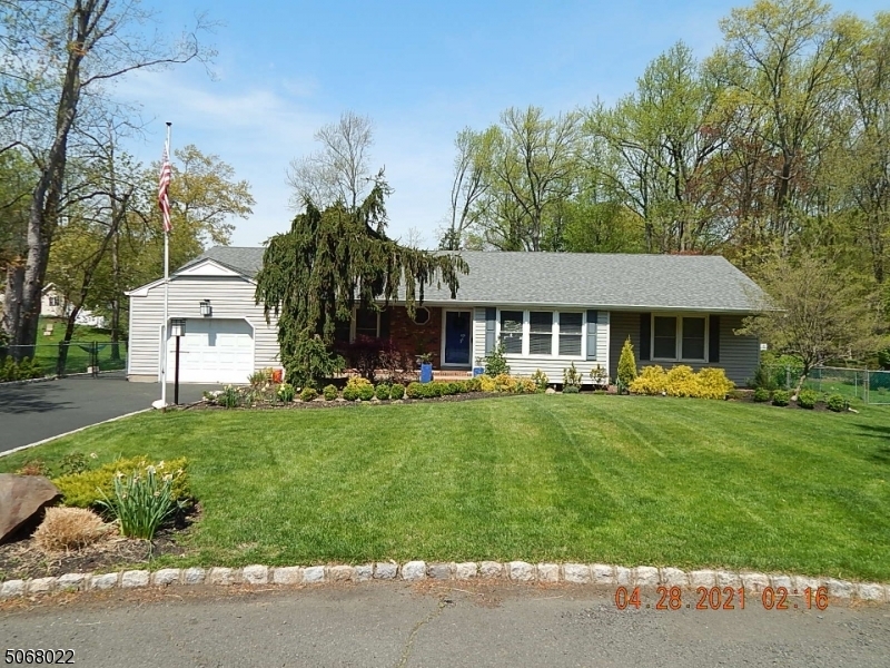 Property Photo: 6 Judy Ln NJ 07076
