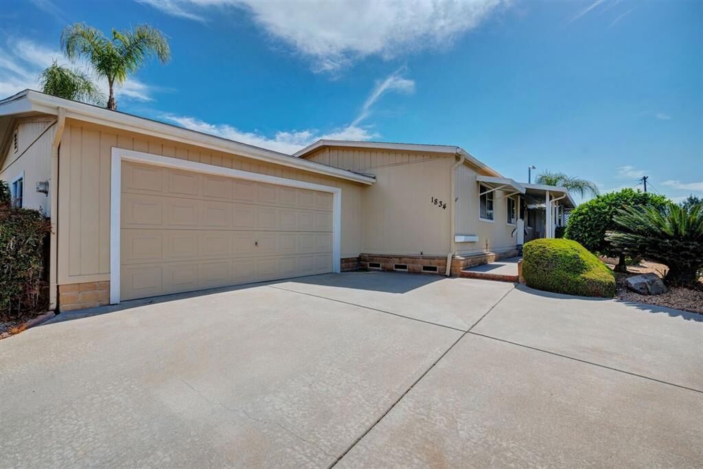 Property Photo:  1834 Zola Gln  CA 92026 