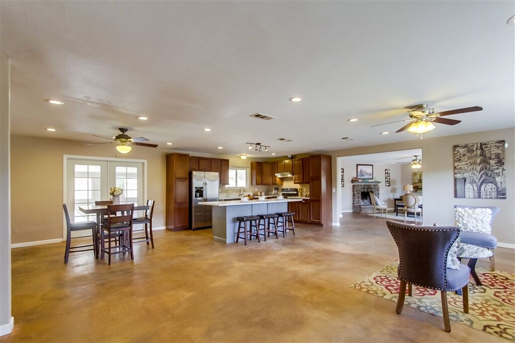 Property Photo: 117 La Cresta Trl CA 92019