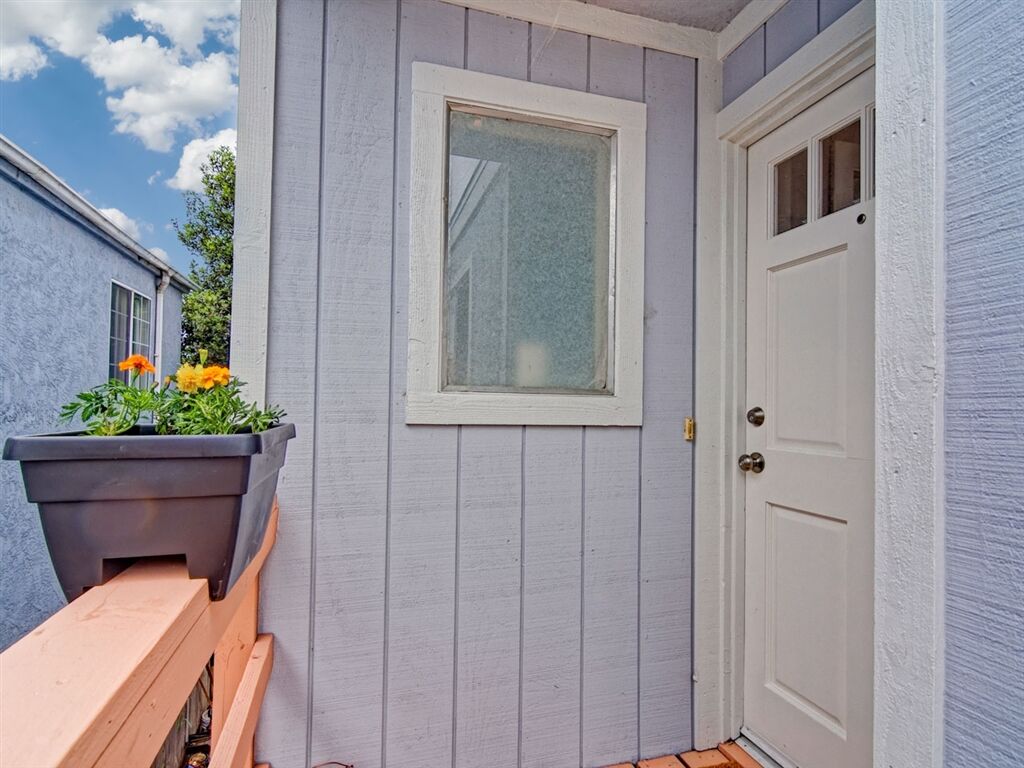 Property Photo: 1213 Holly St CA 92058
