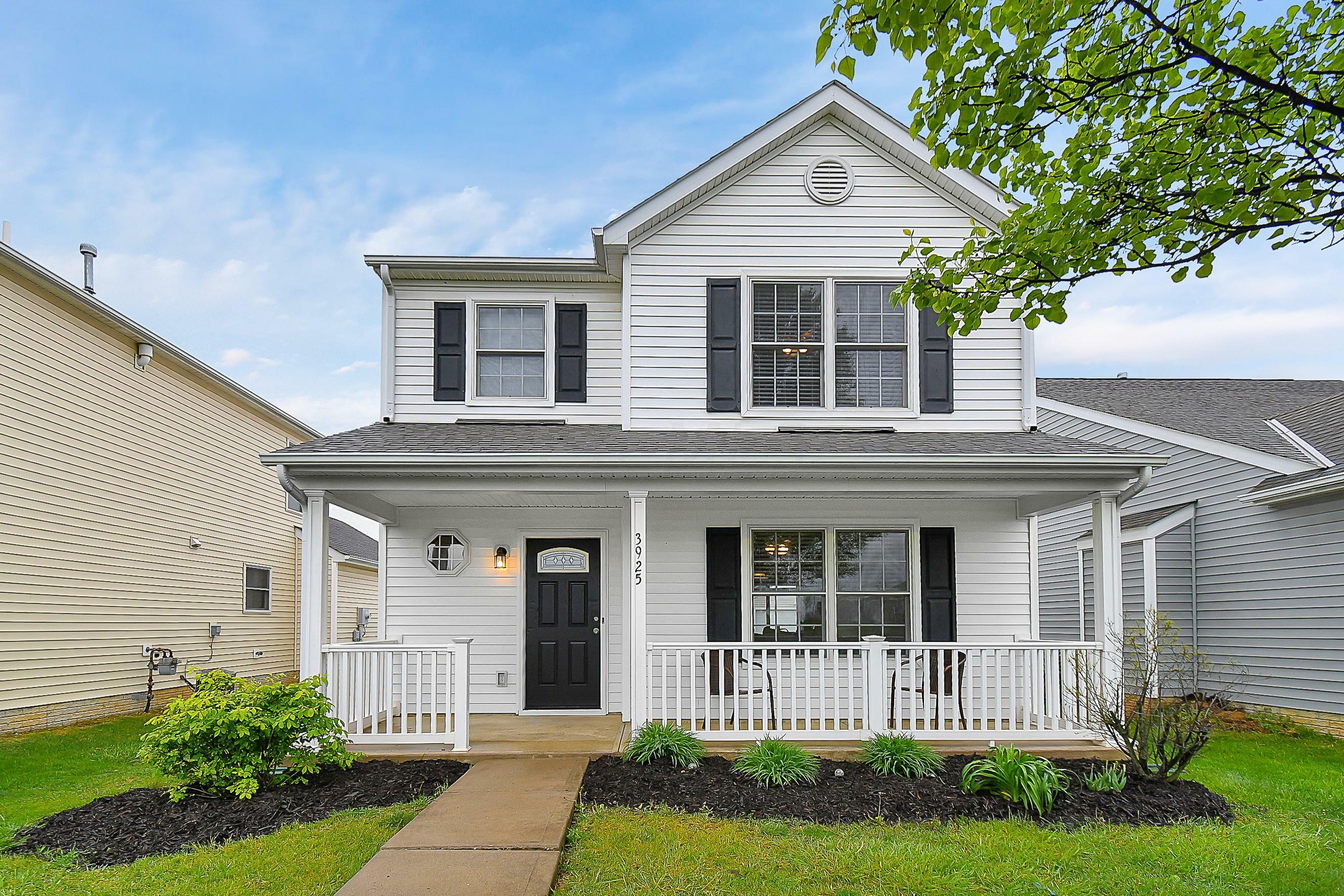 Property Photo: 3925 Shannon Green Drive OH 43110