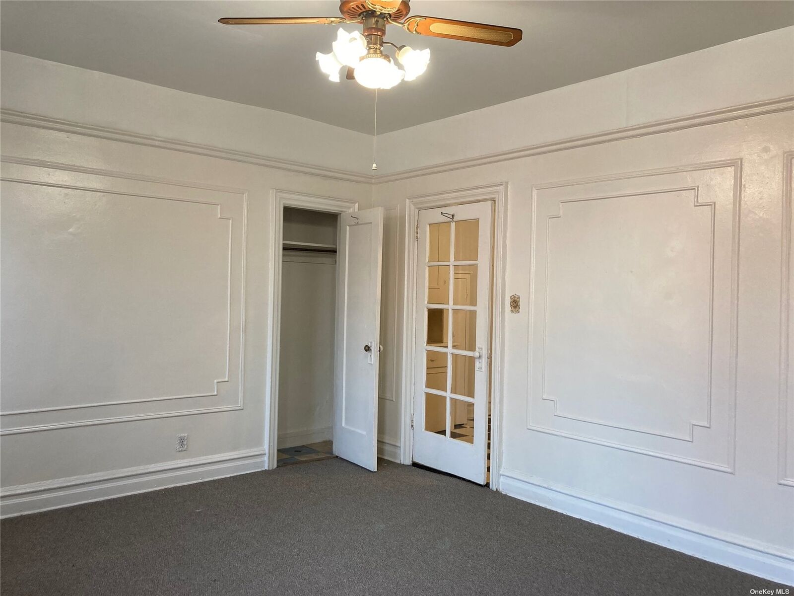 Property Photo:  158 Bradford Street 1F  NY 11207 