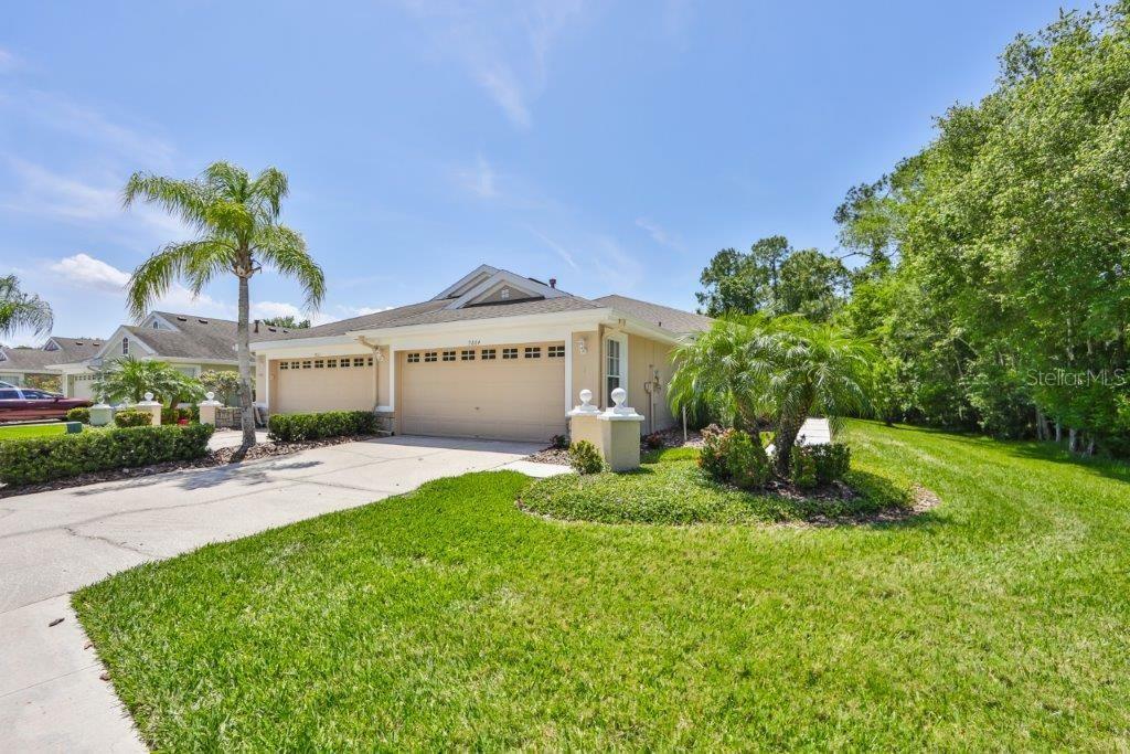 Property Photo:  9864 Bridgeton Drive  FL 33626 