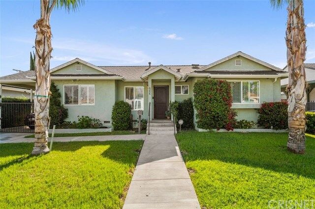 6256 Tunney Avenue  Tarzana CA 91335 photo