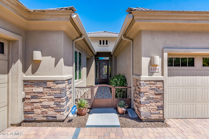 Property Photo: 5704 E Sleepy Ranch Road AZ 85331