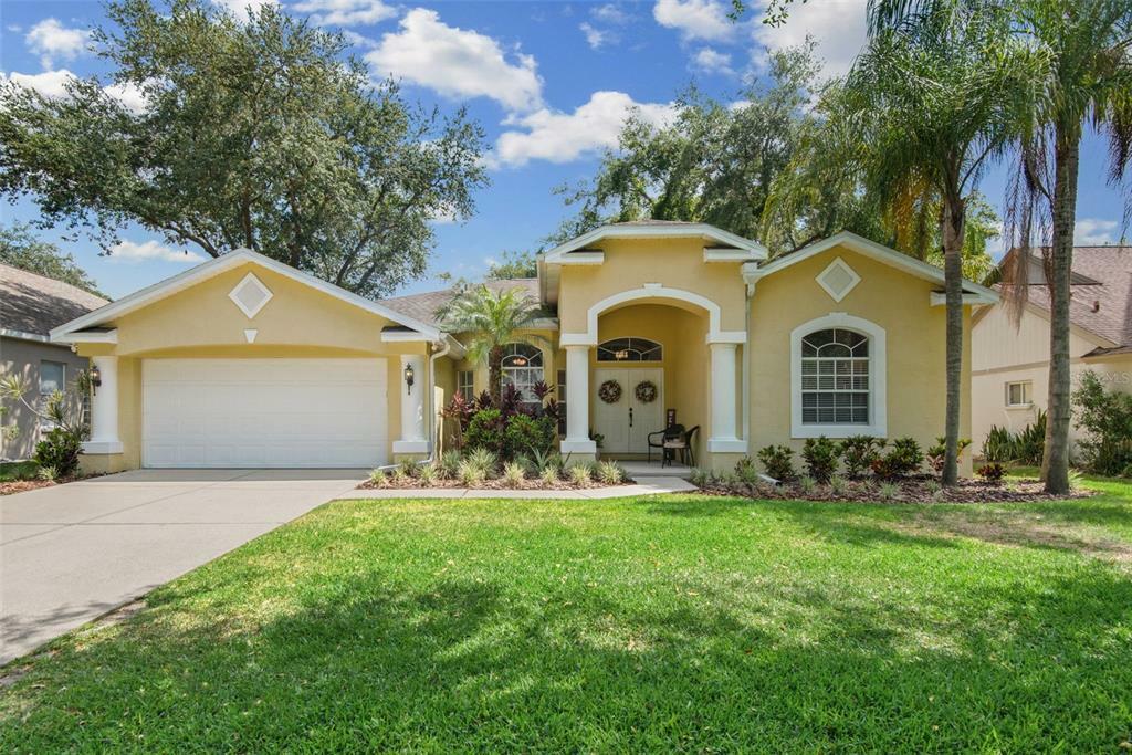 Property Photo:  7214 Yardley Way  FL 33647 