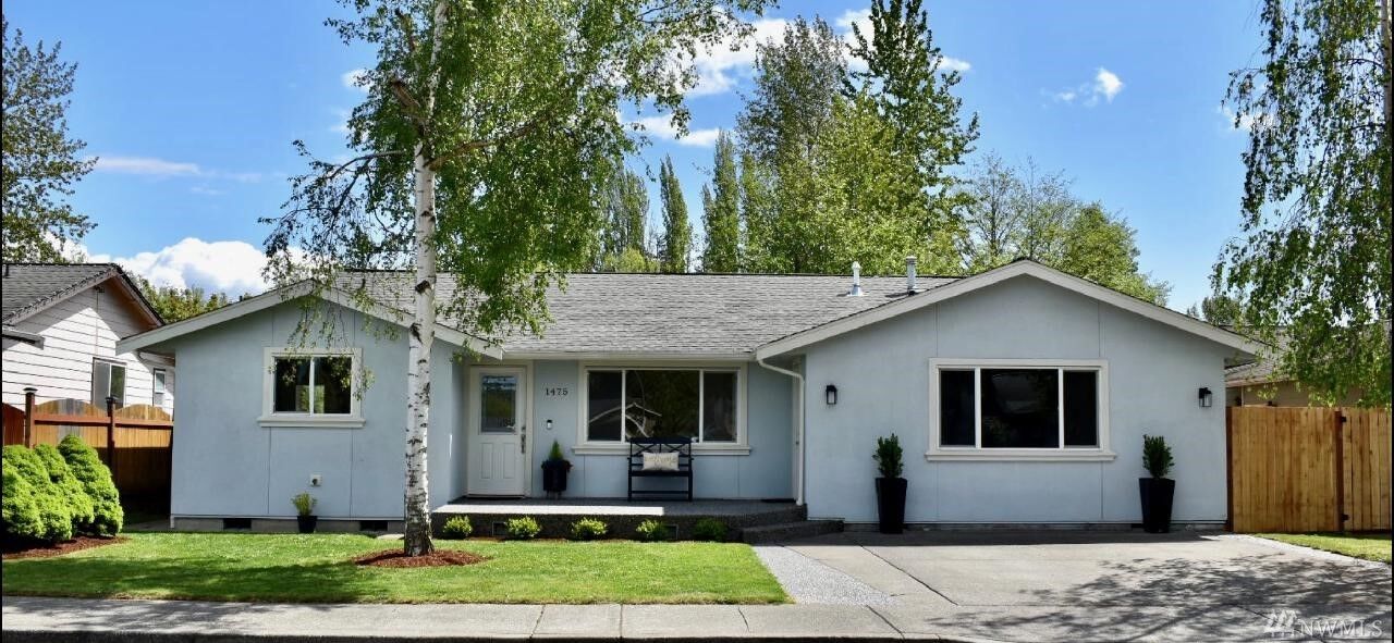 Property Photo:  1475 St Helens Lane  WA 98248 