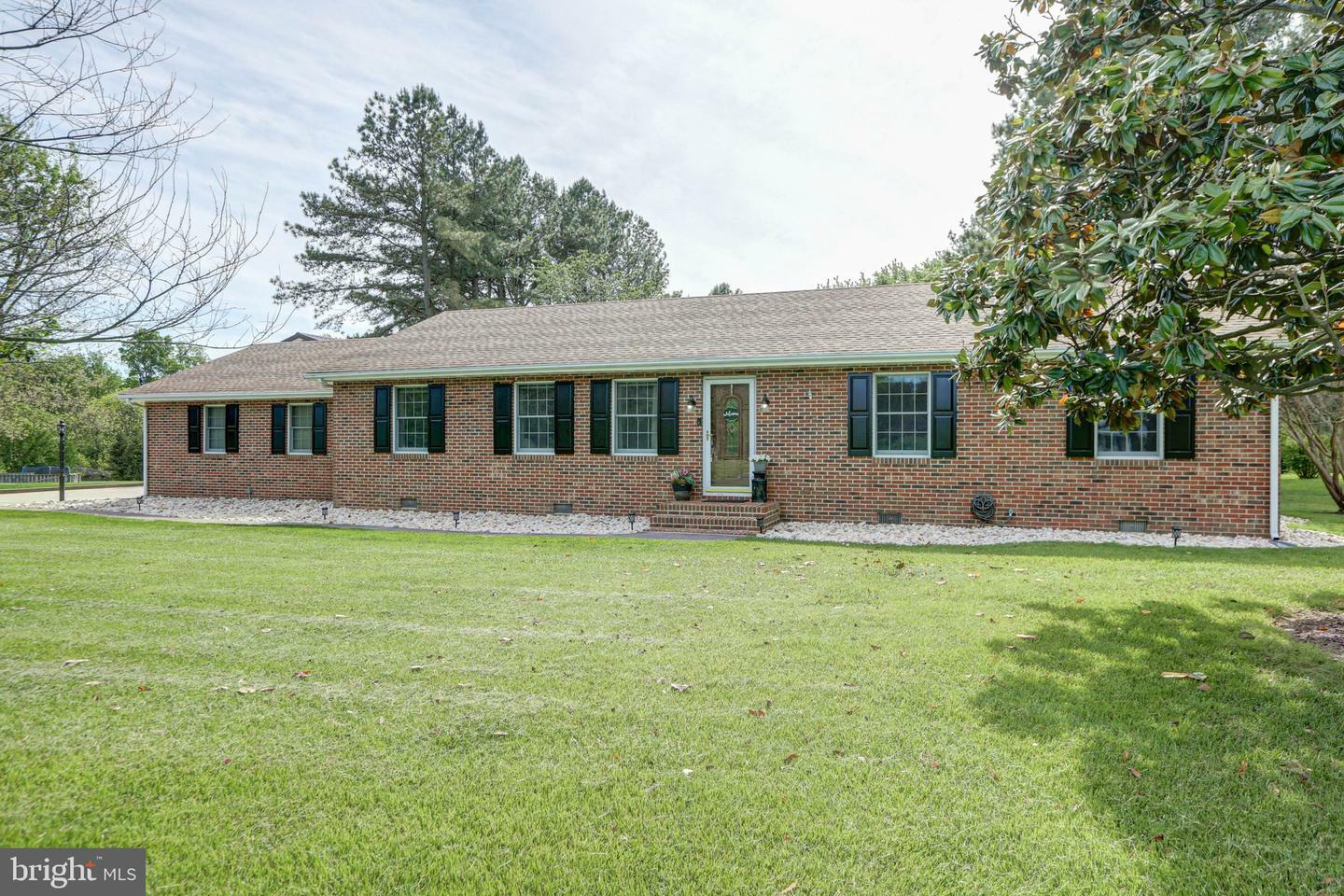 Property Photo: 139 Pine Valley Drive DE 19709