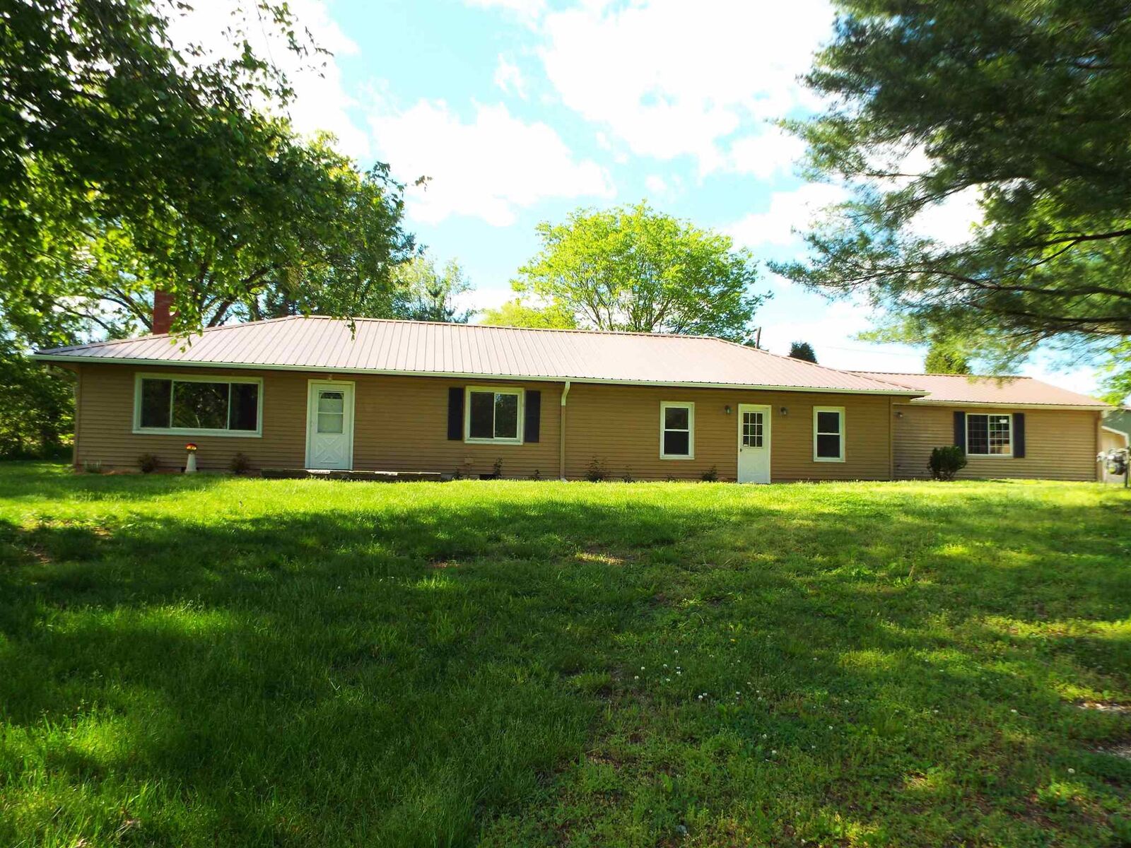 Property Photo:  10153 S SR 57  IN 47613 