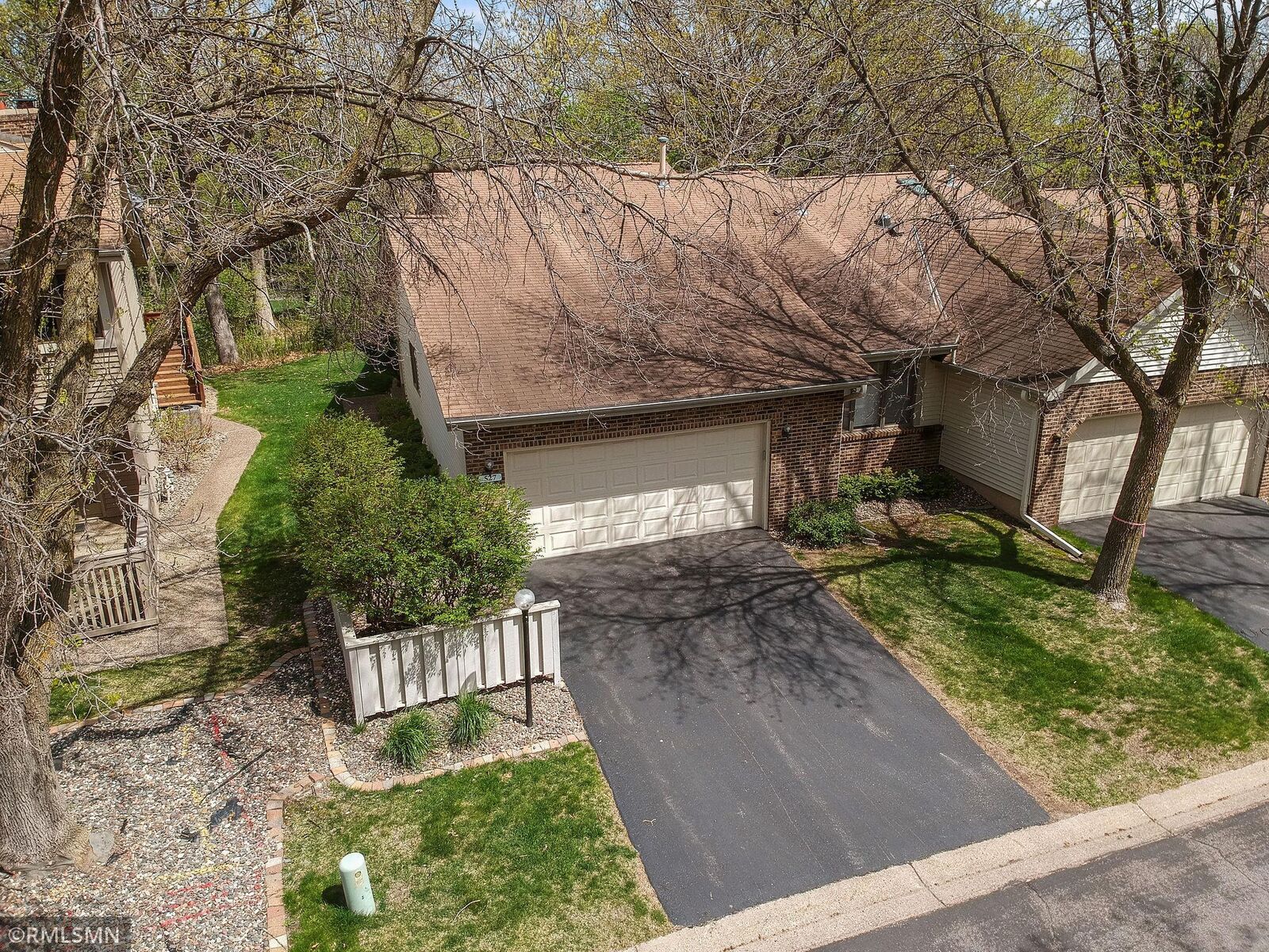 Property Photo:  527 Sterling Street S  MN 55119 