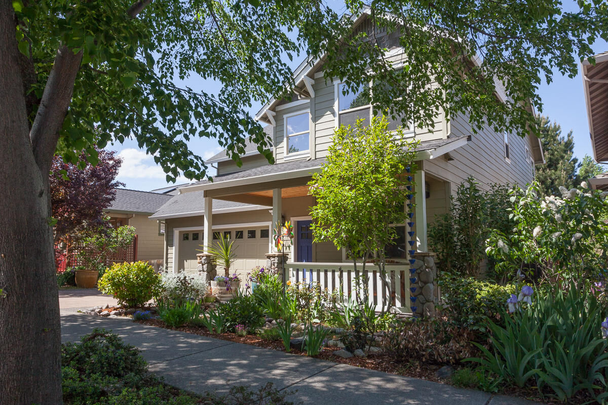 Property Photo: 2709 Takelma Way OR 97520