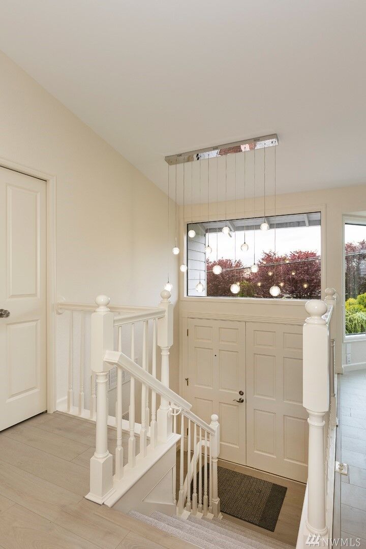 Property Photo: 10611 NE 60th St WA 98033