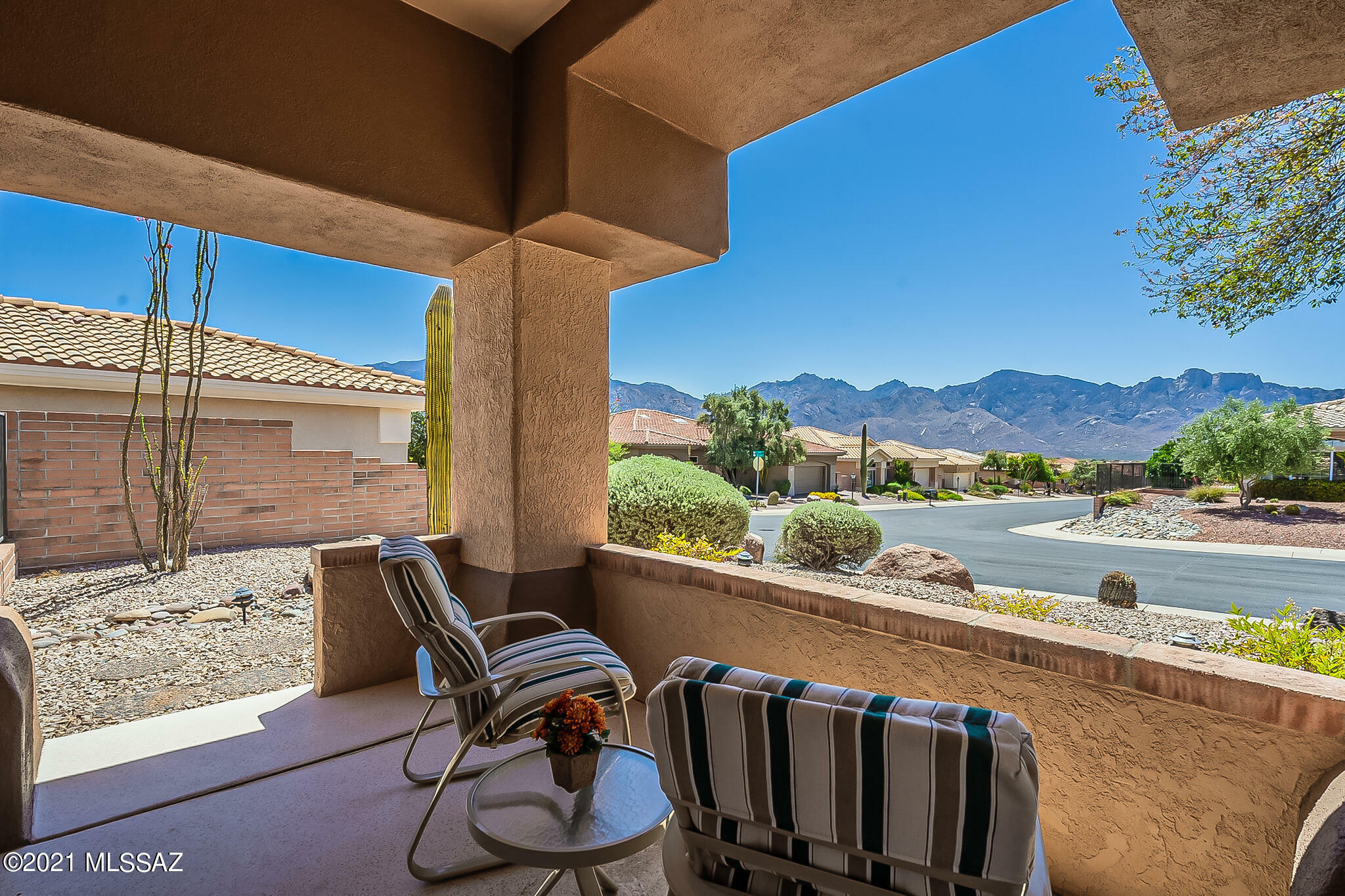 Property Photo: 1877 E Mellow Trail AZ 85755