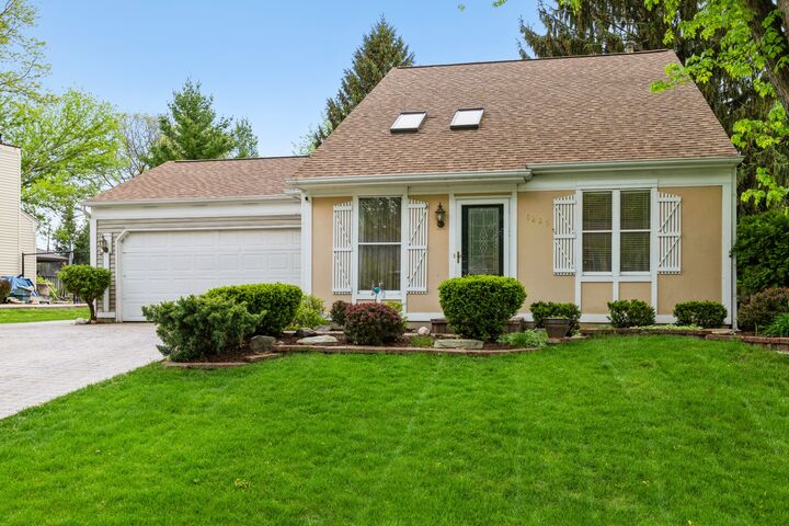 1225 Meghan Avenue  Algonquin IL 60102 photo