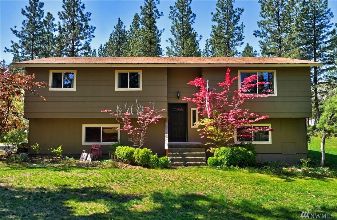 Property Photo: 11 Ponderosa Dr WA 98855