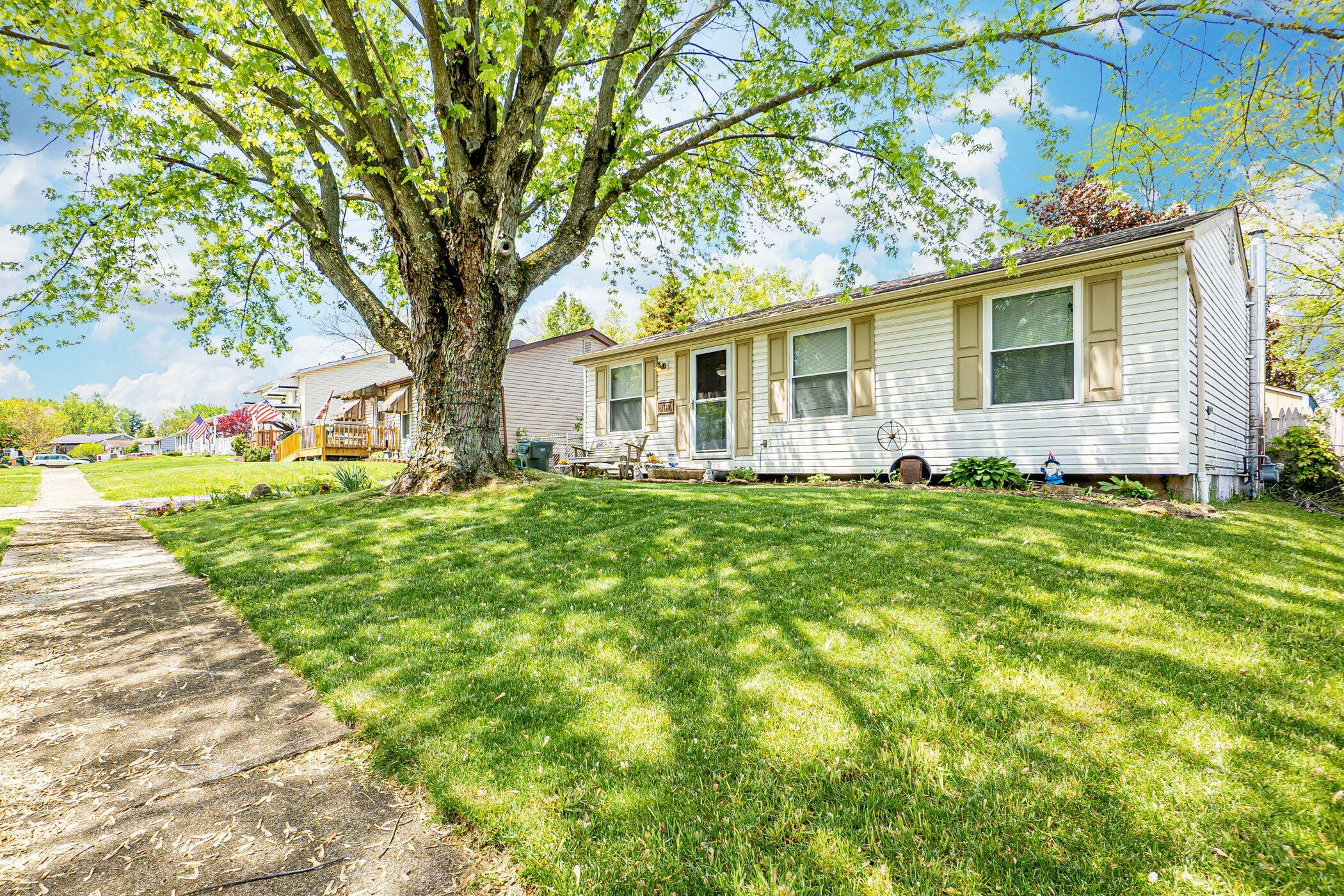 Property Photo: 1739 Rivermont Road OH 43223