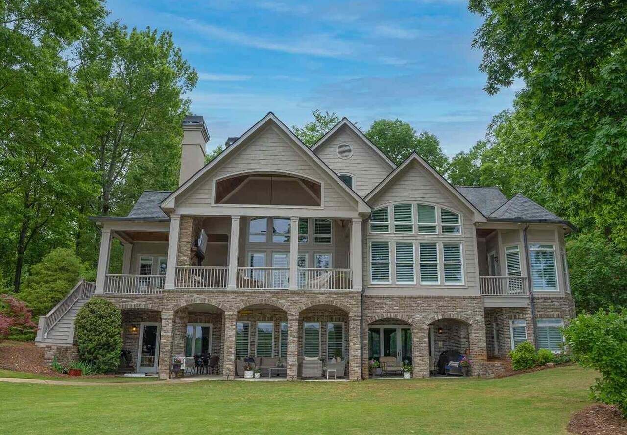 Property Photo:  1050 Hounds Ear Road  GA 30642 