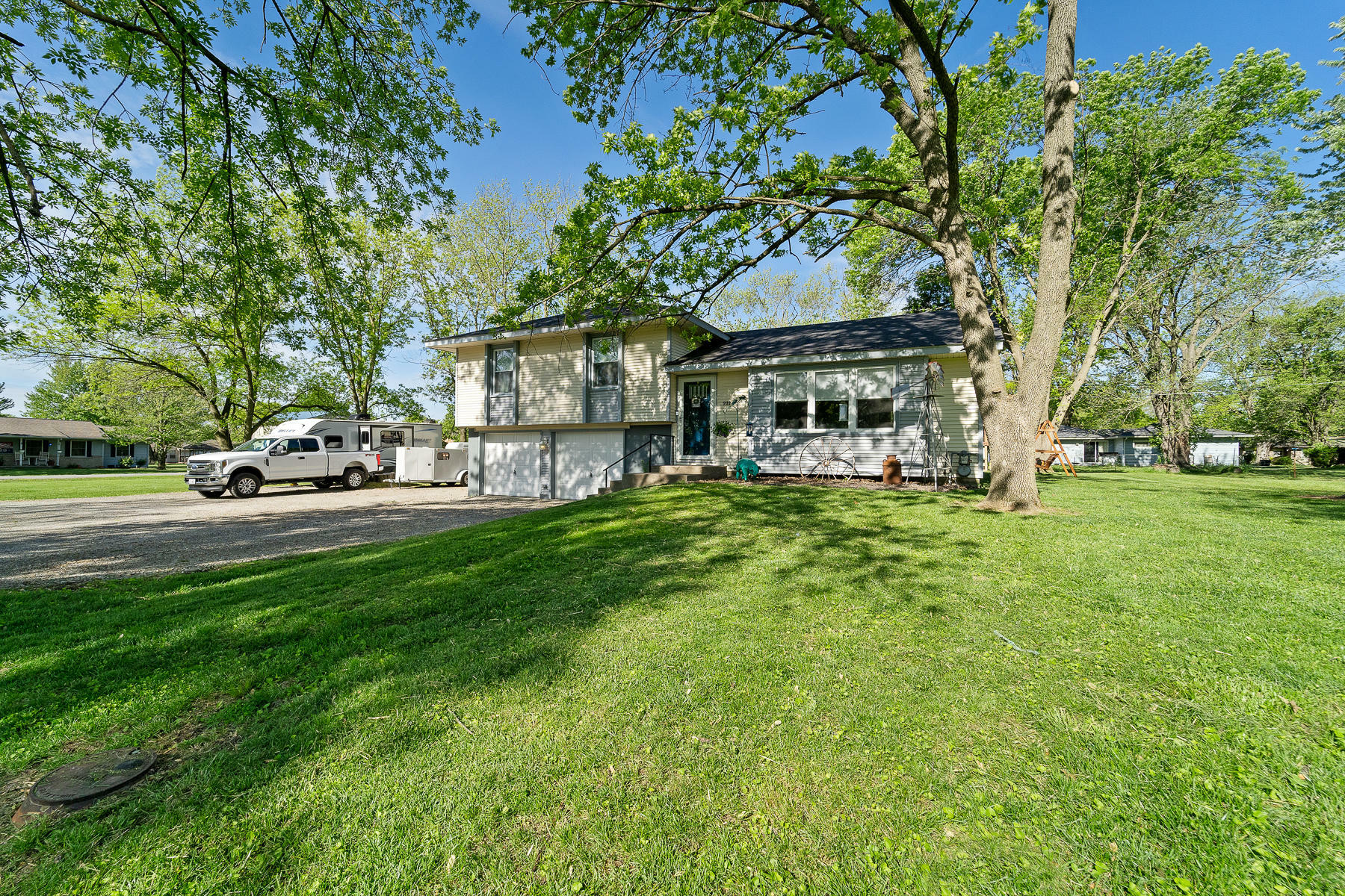 Property Photo:  711 S Howard Burton Drive  MO 65240 