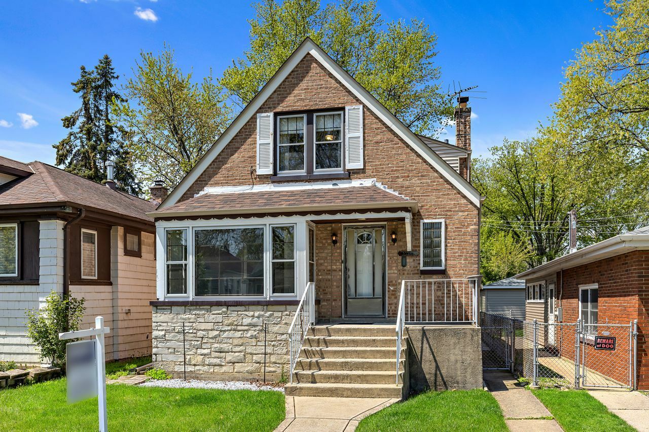 Property Photo:  3106 Vernon Avenue  IL 60513 