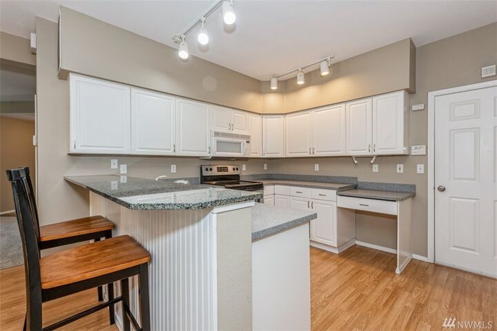 Property Photo: 5500 Harbour Pointe Blvd D102 WA 98275