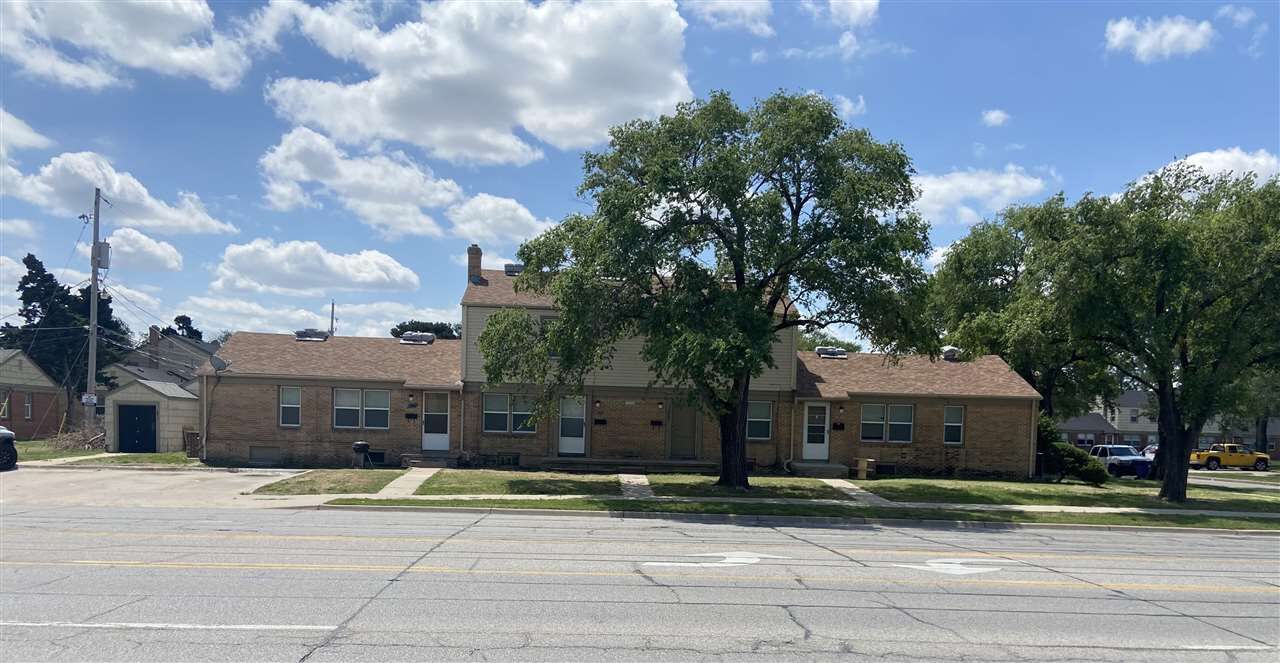 Property Photo:  2801 E Harry  KS 67211 