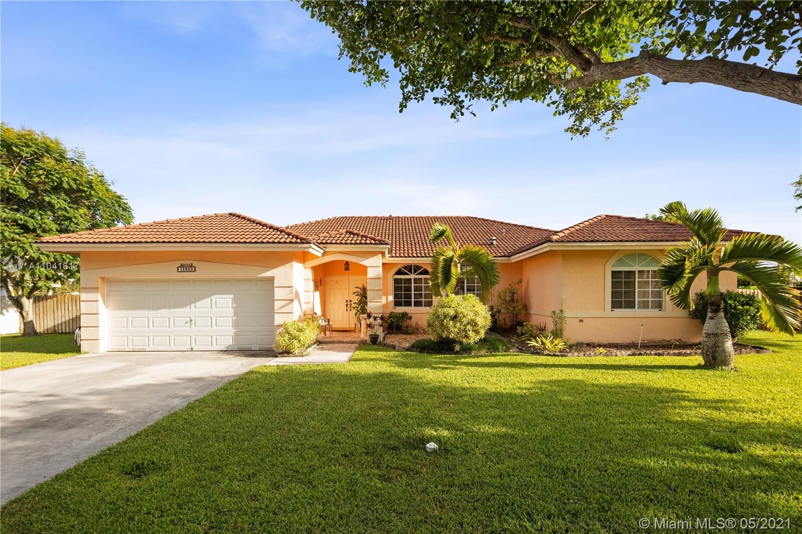 Property Photo: 13250 SW 200th Ter FL 33177