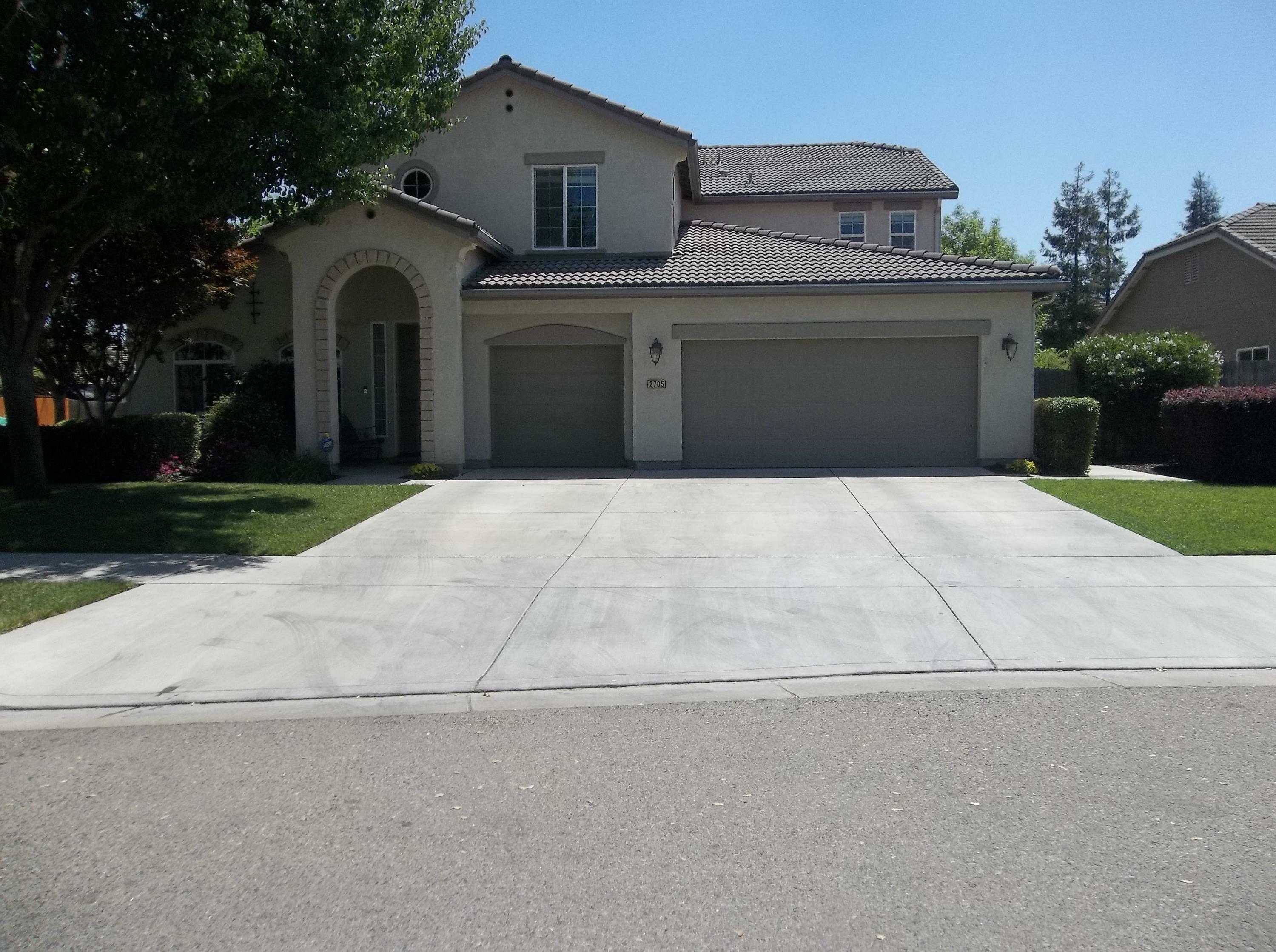 2705 W Newton Court  Visalia CA 93291 photo