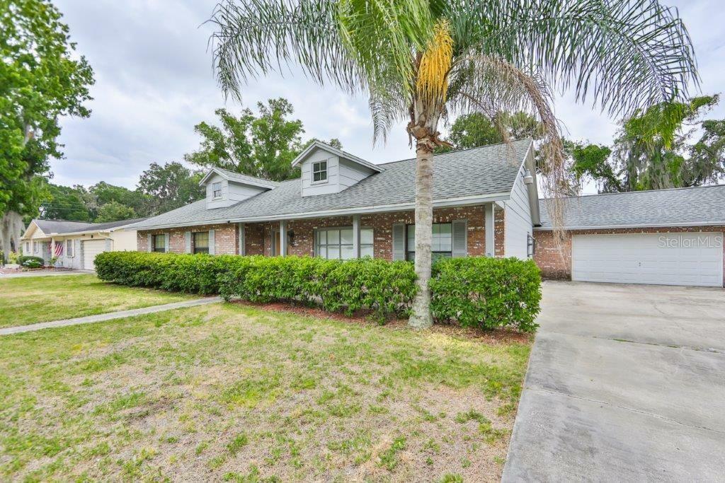 Property Photo:  106 Windy Circle  FL 33511 