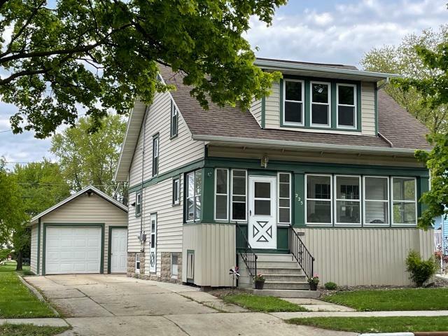 Property Photo:  225 E 9th St  WI 54935 