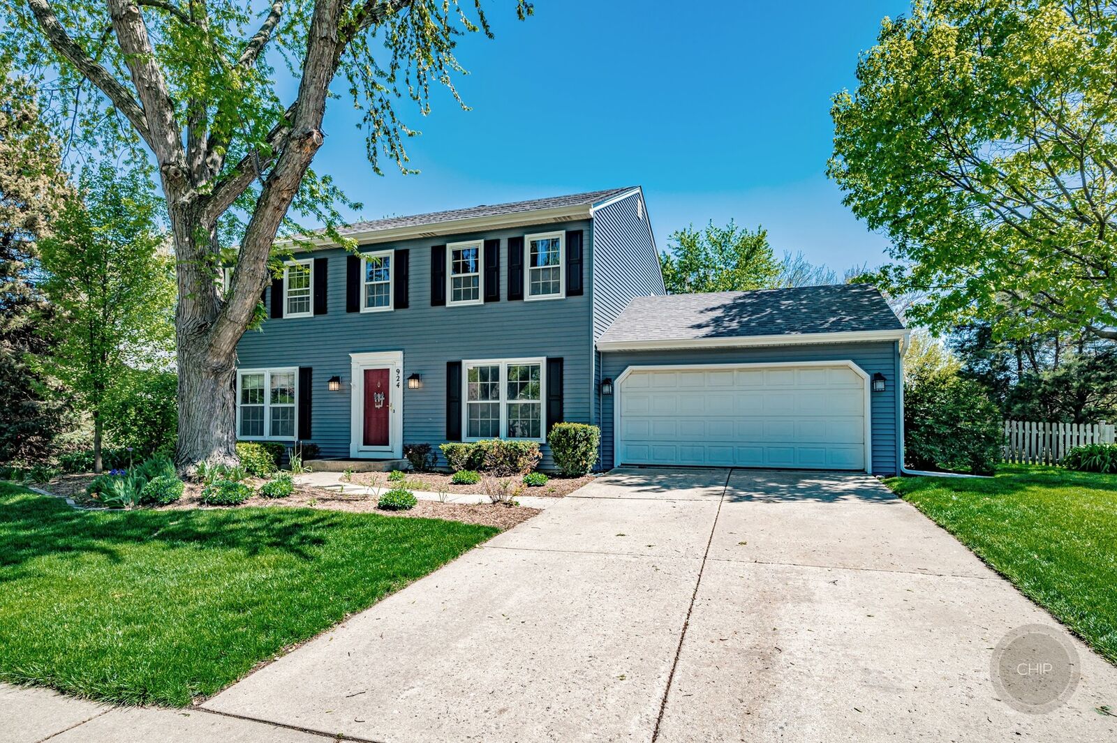 Property Photo:  924 Shiloh Circle  IL 60540 