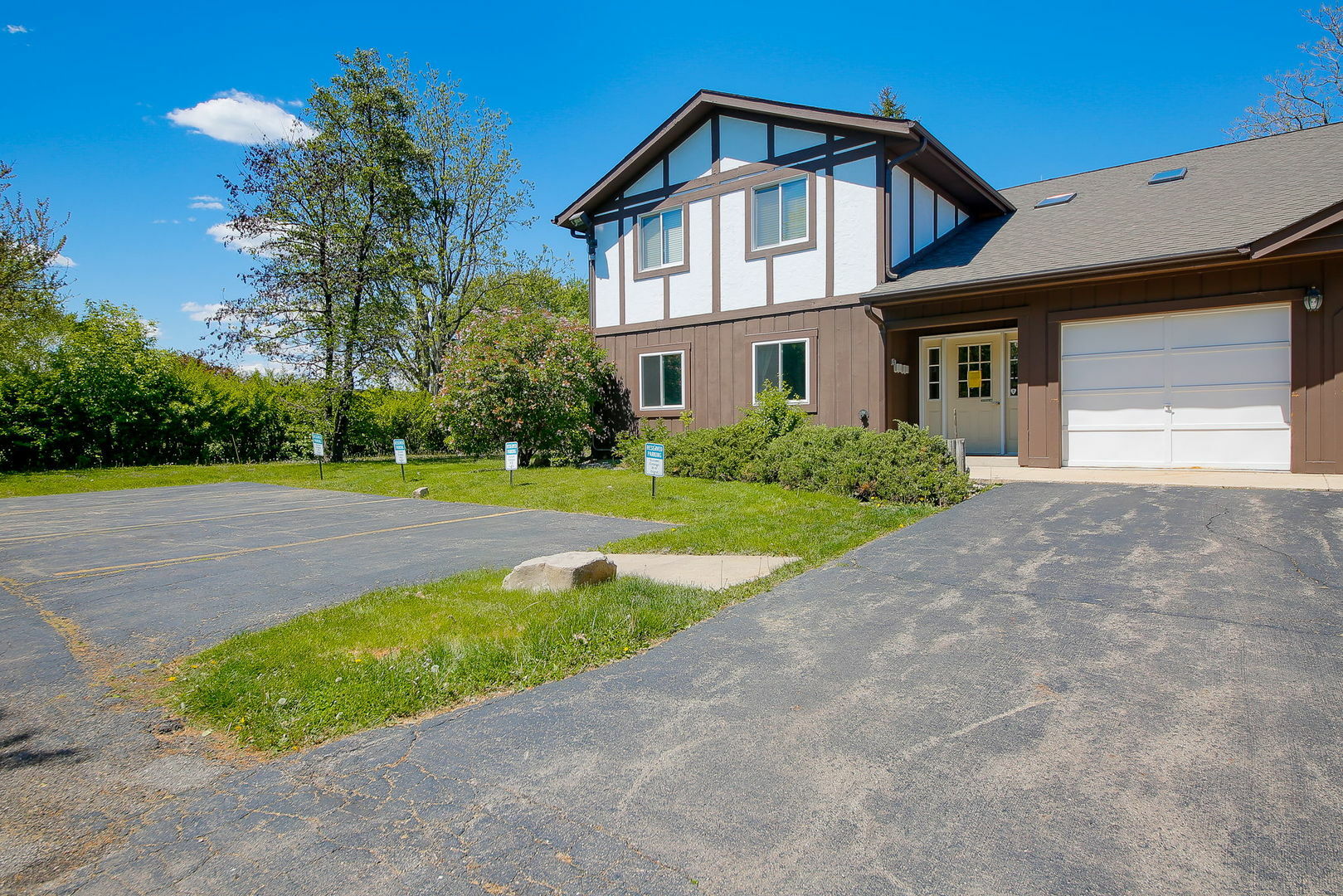 Property Photo: 2S640 Cerny Road B1 IL 60555