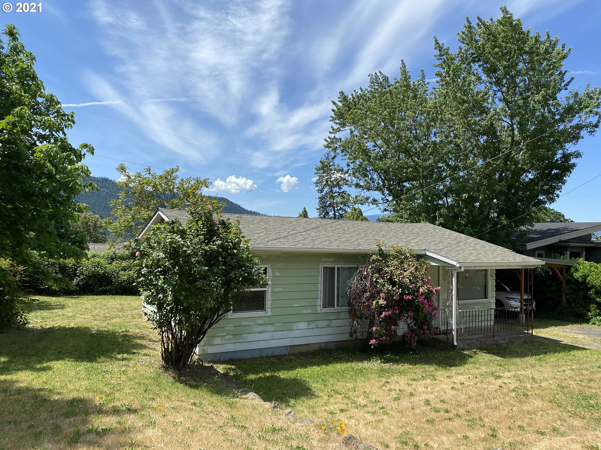 Property Photo:  315 W Jefferson St  WA 98605 