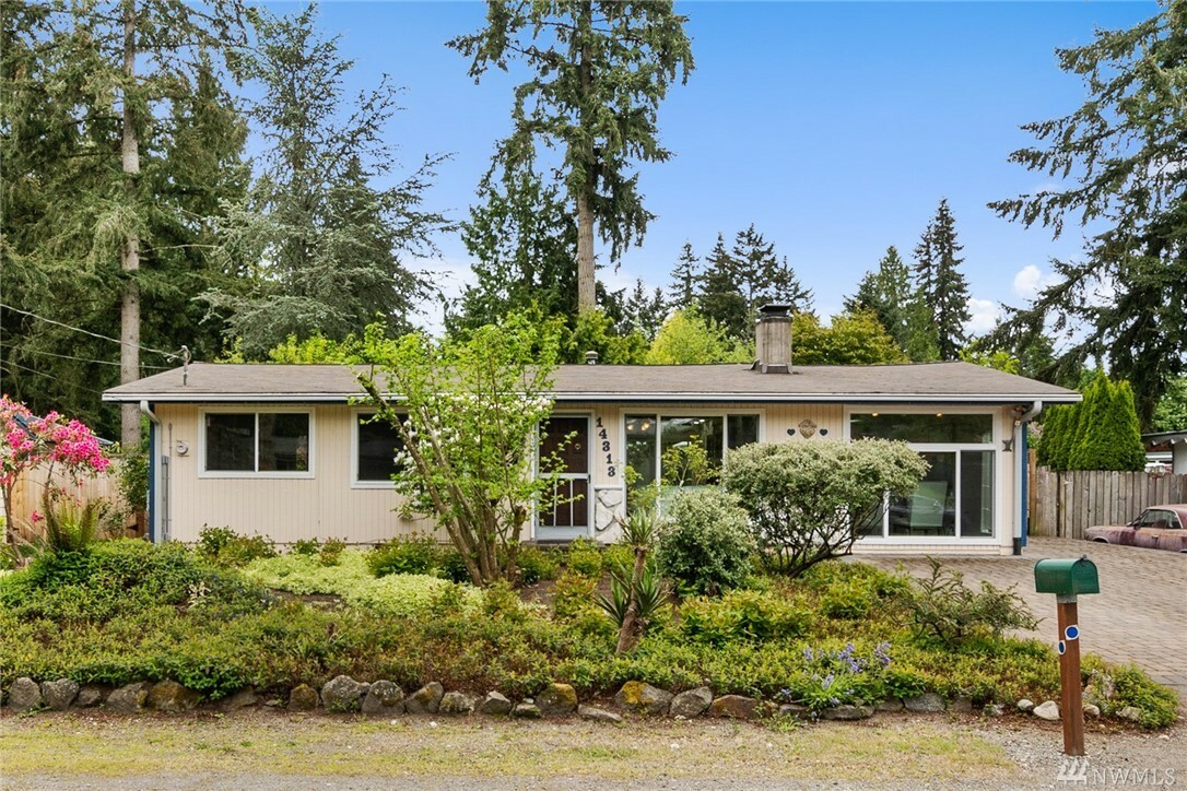 Property Photo:  14313 SE 141st St  WA 98059 