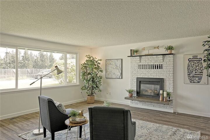 Property Photo: 22206 62nd Ave W WA 98043
