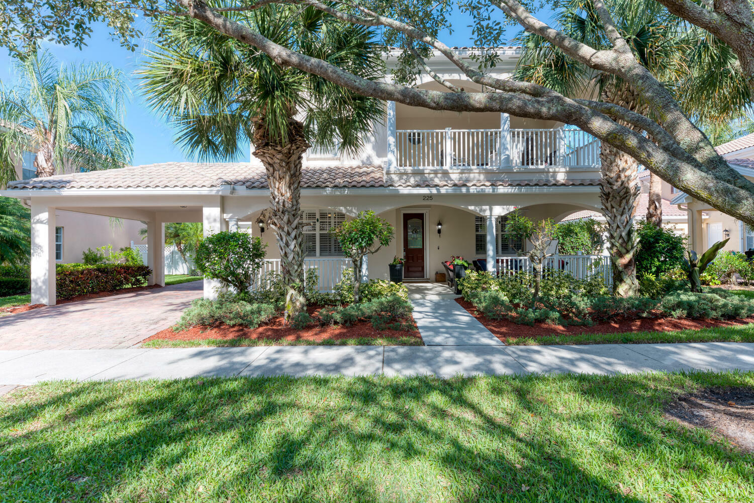 Property Photo: 225 San Remo Drive FL 33458