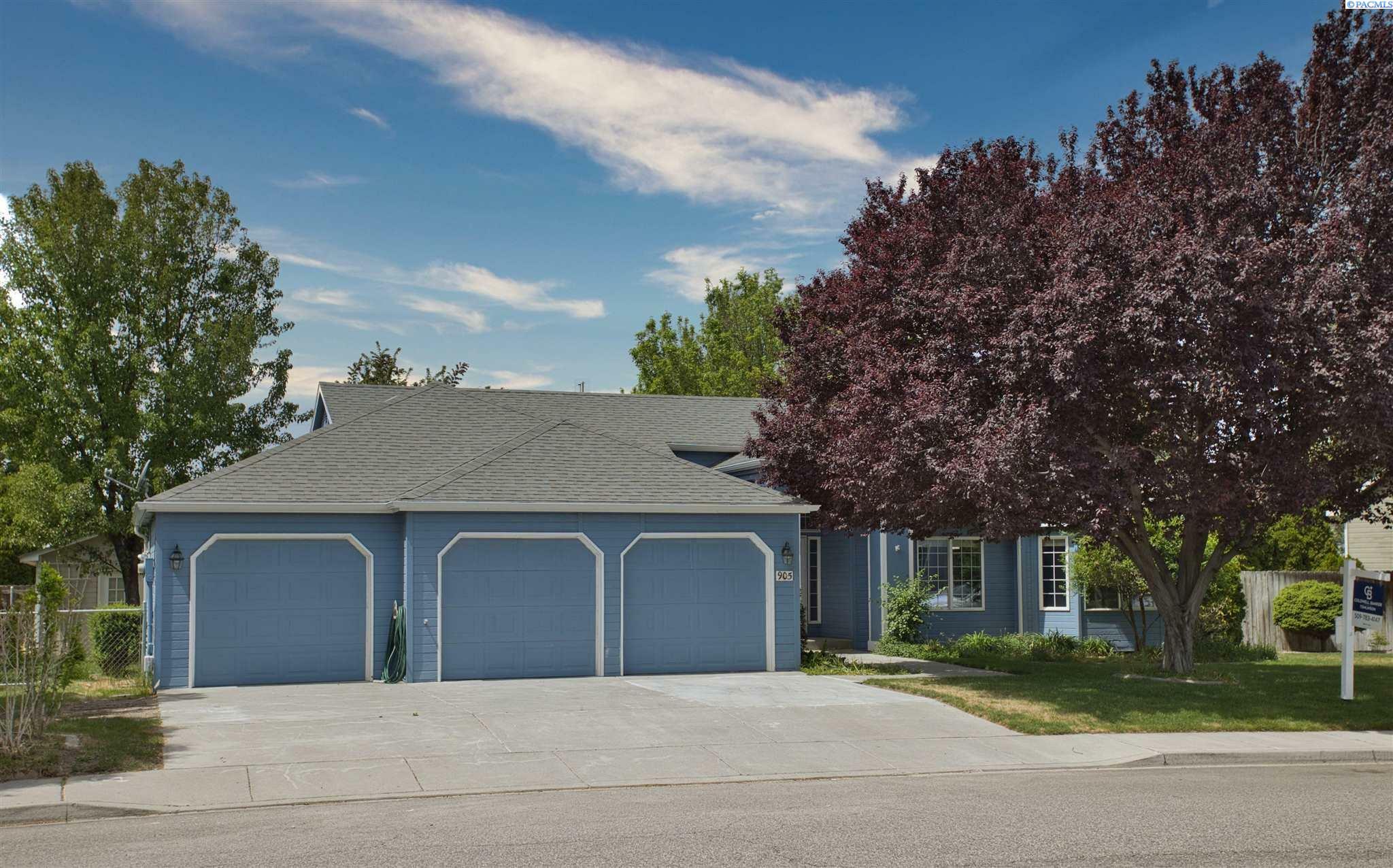 Property Photo:  905 N Pittsburg  WA 99336 