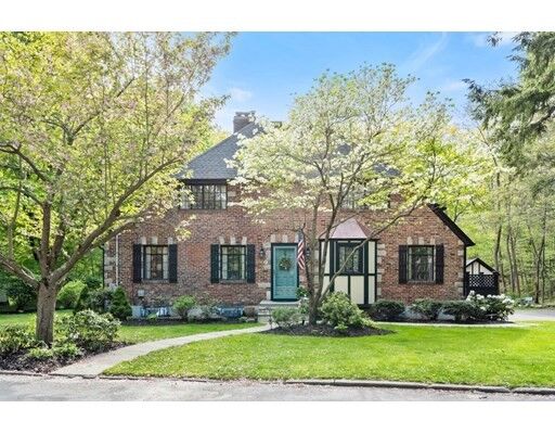 Property Photo:  7 Brook Hill Drive  MA 01609 