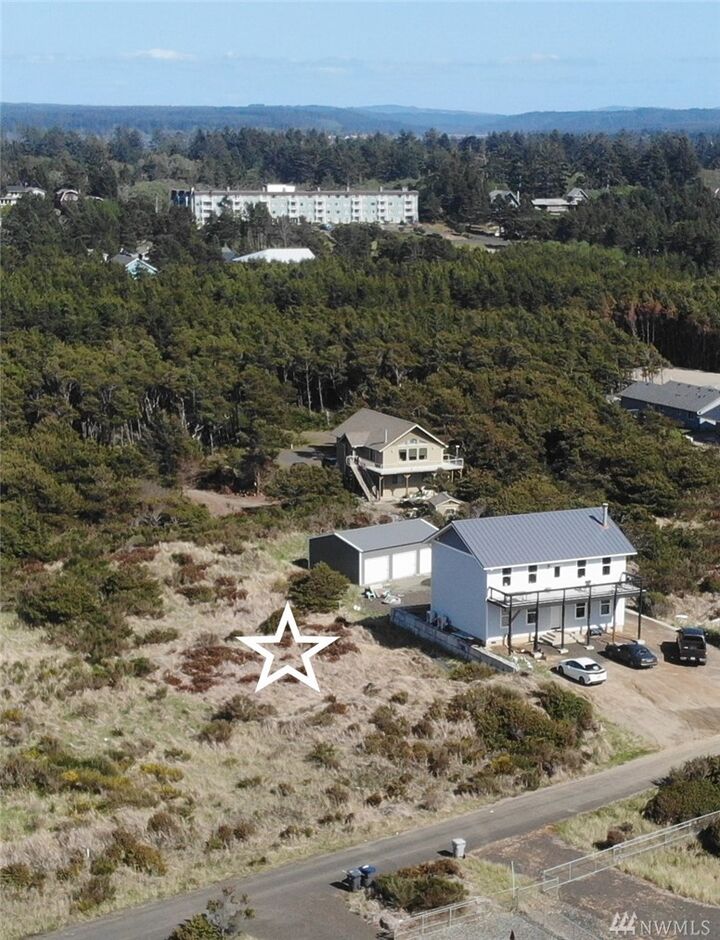 Property Photo:  6 Xx Dune Crest Dr  WA 98595 